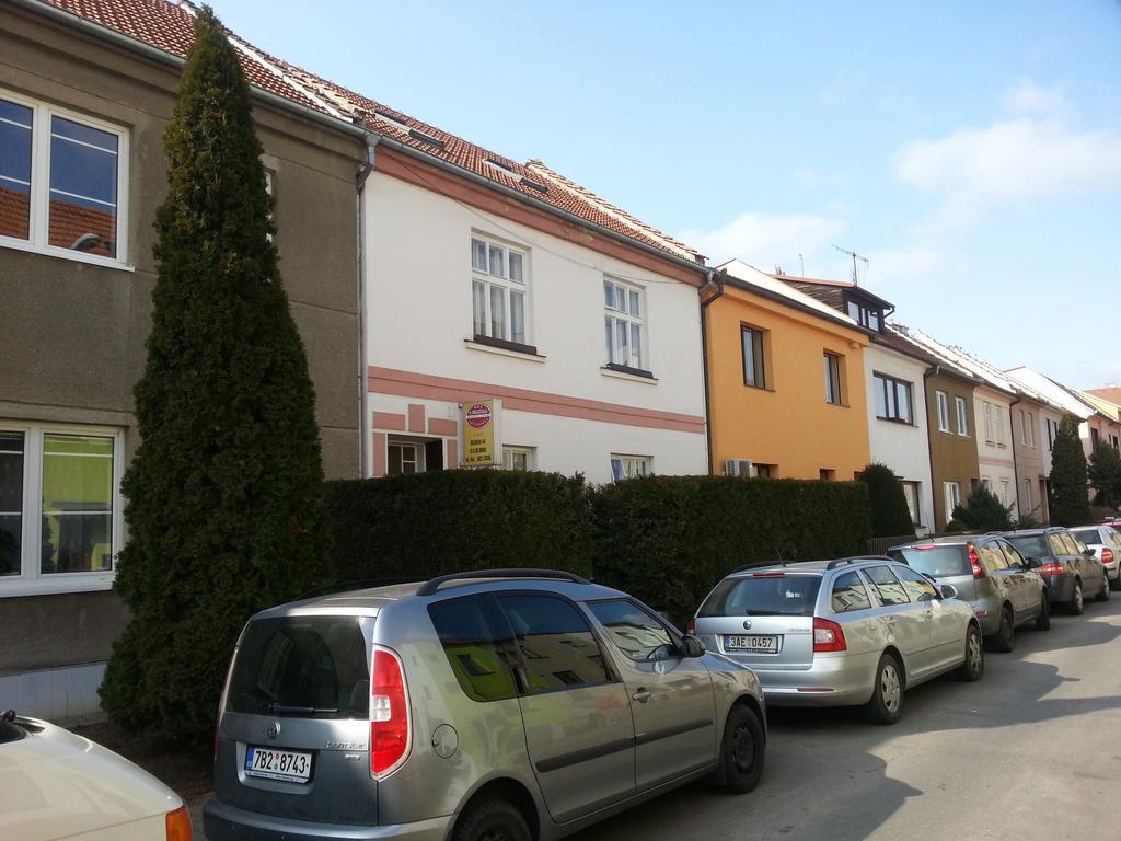 Pension U Dolezalu Brno Luaran gambar